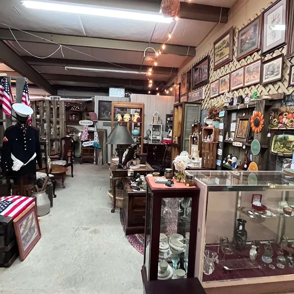 A & J's Hillbilly Hut