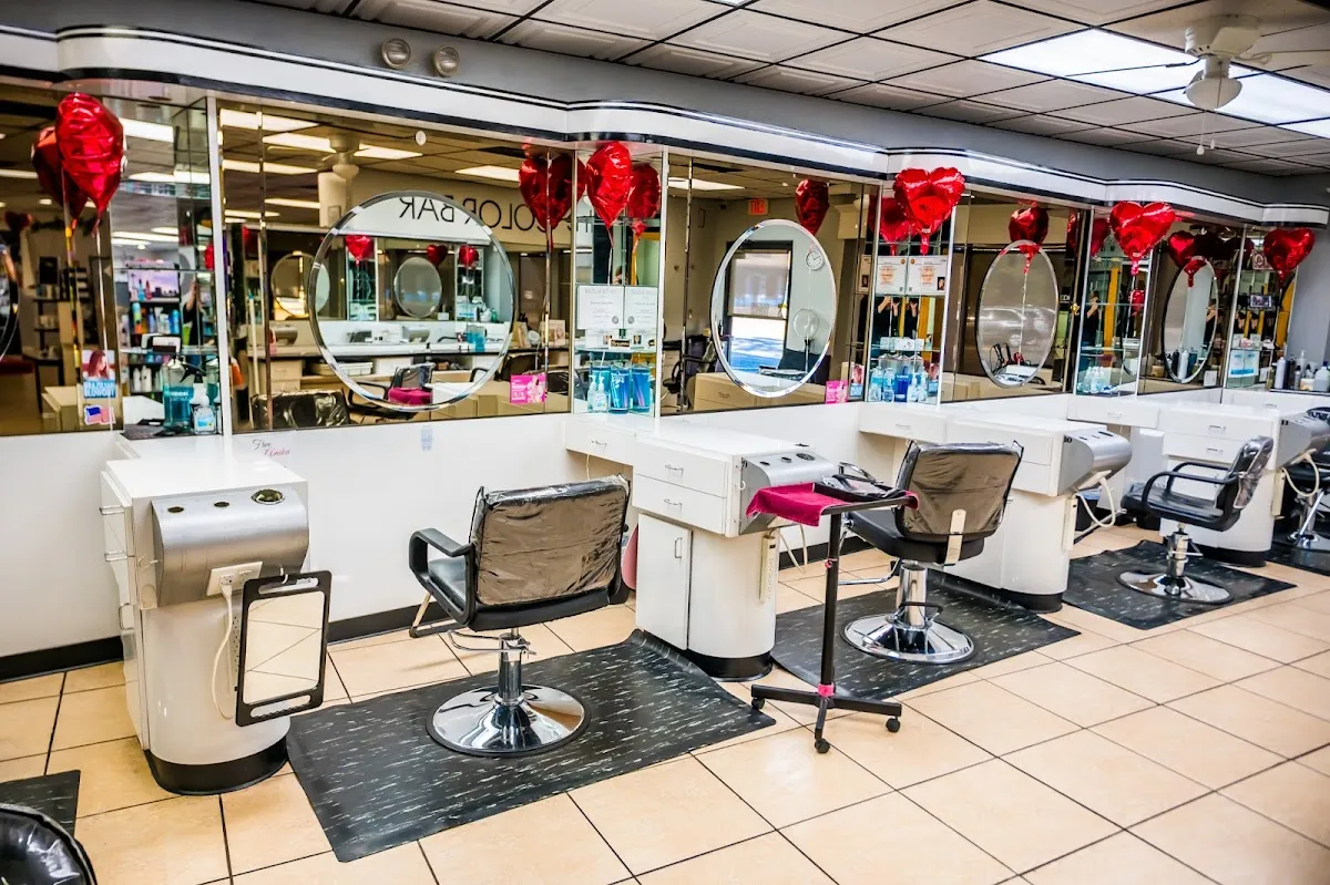 Nikkole Michaels Salon & Spa