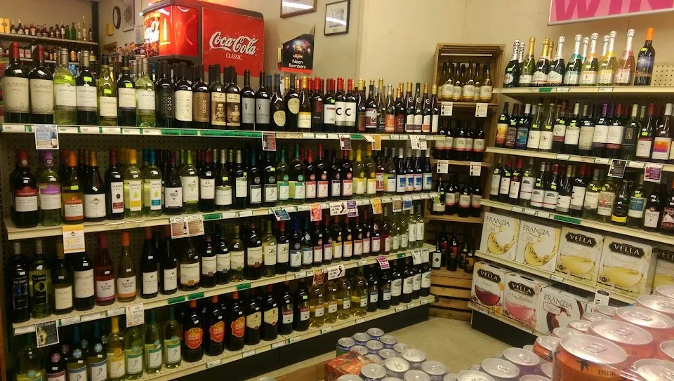 G & D Pizza & Party Store