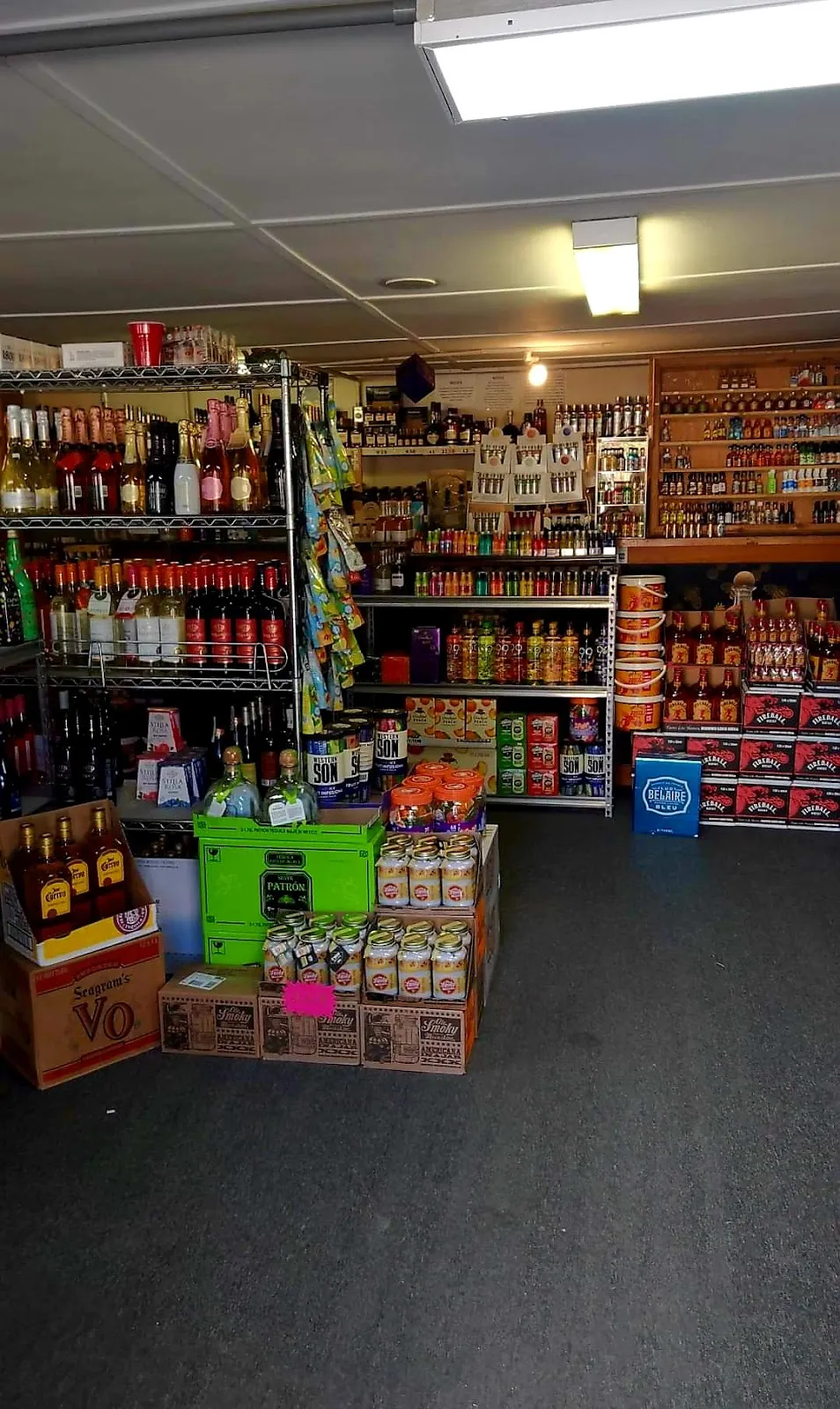 L & T's Liquor