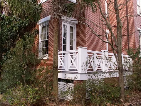 Woodlands Inn