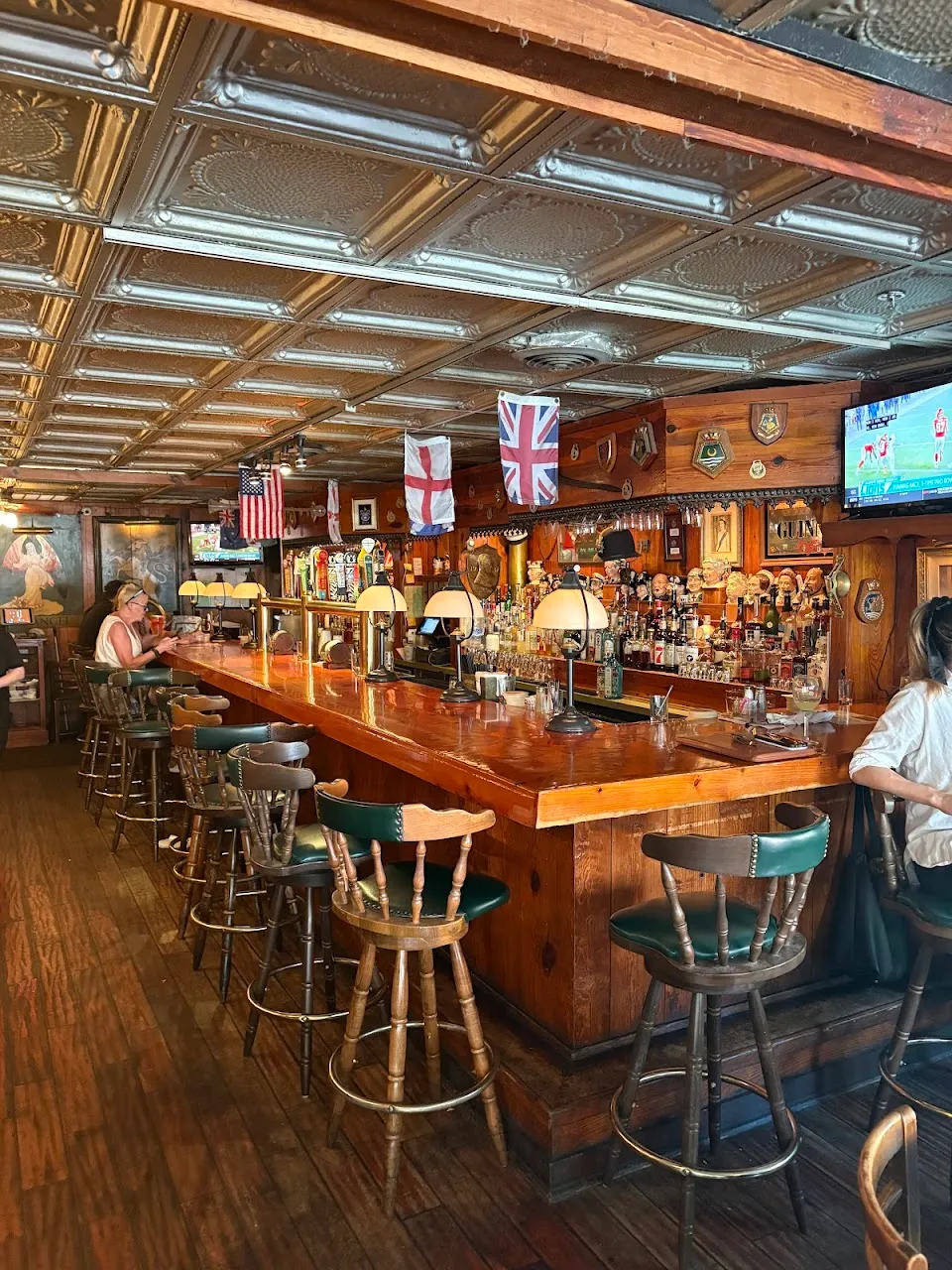 Six Pence Pub