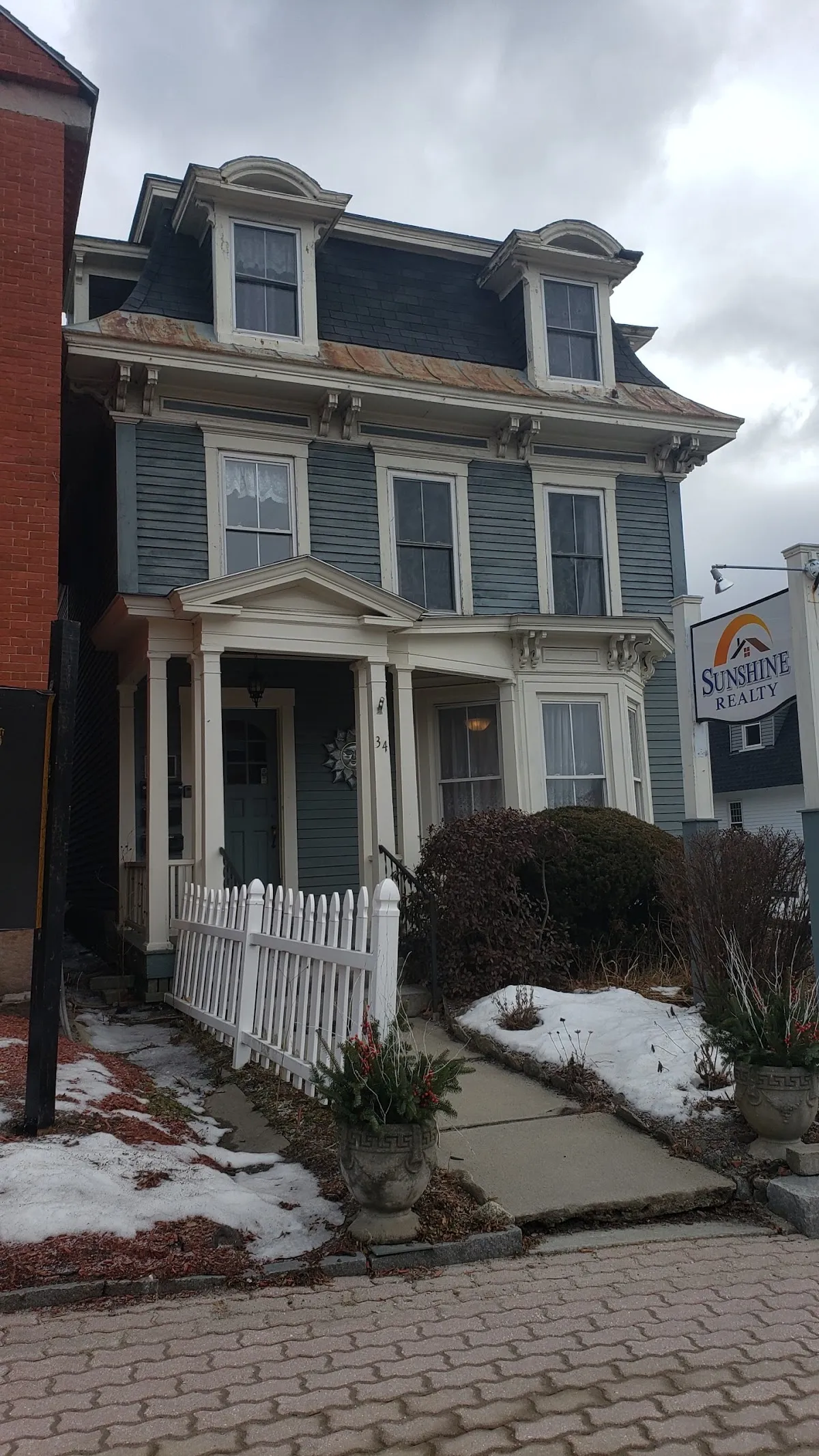 Sunshine Realty LLC