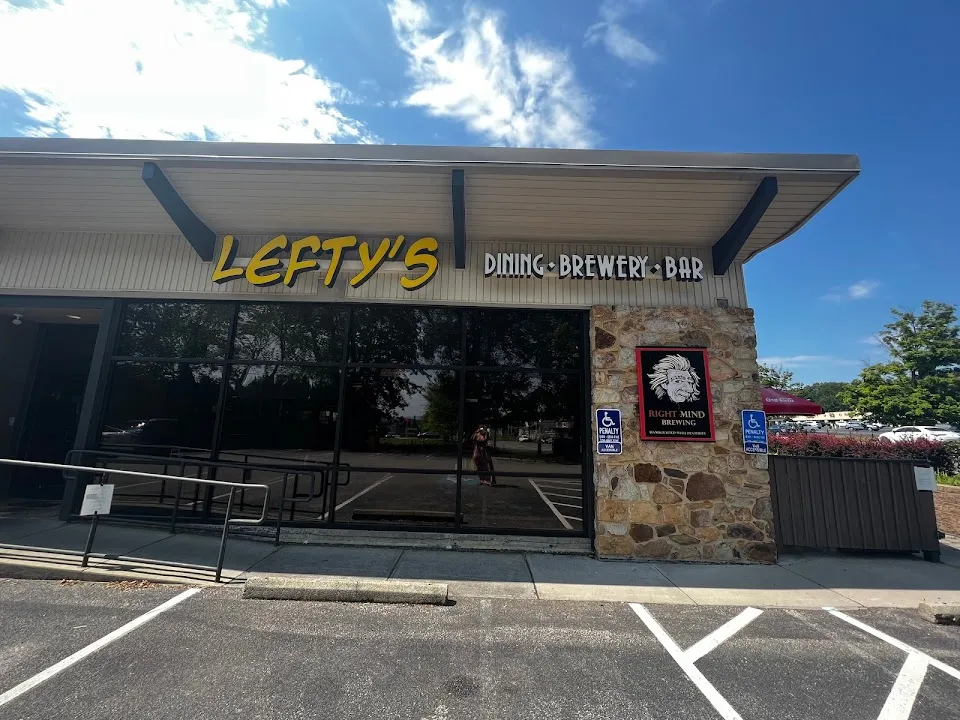 Lefty's