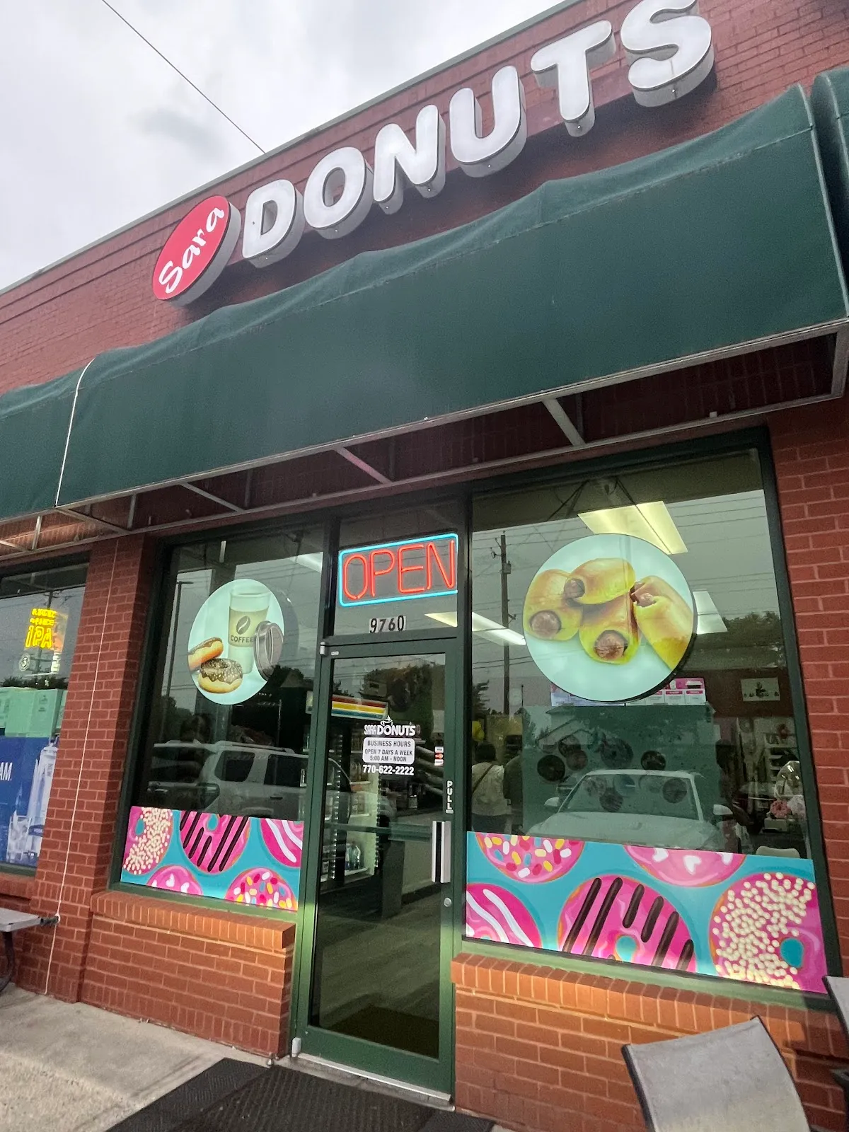 Sara Donuts