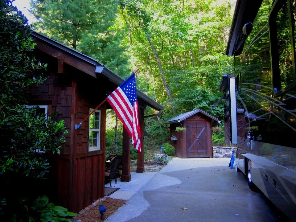 Creekside Cove Motor Coach Park