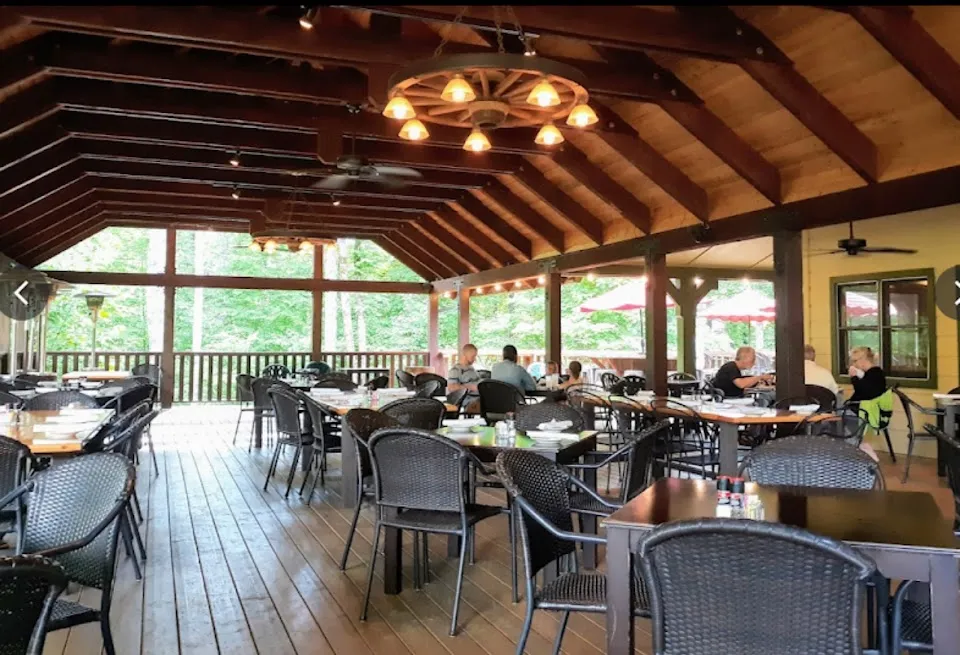 Micas Mountain Kitchen