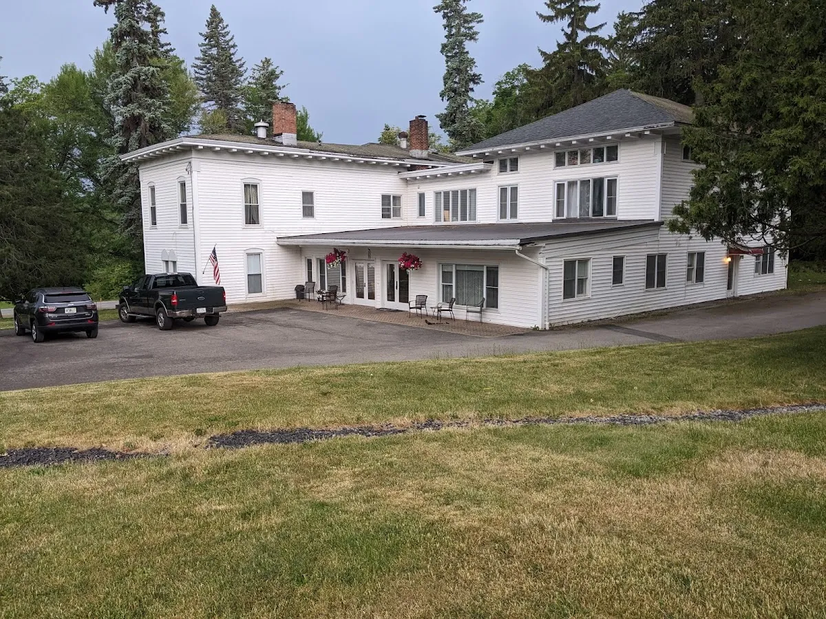 Country Manor Inn Bed and Breakfast