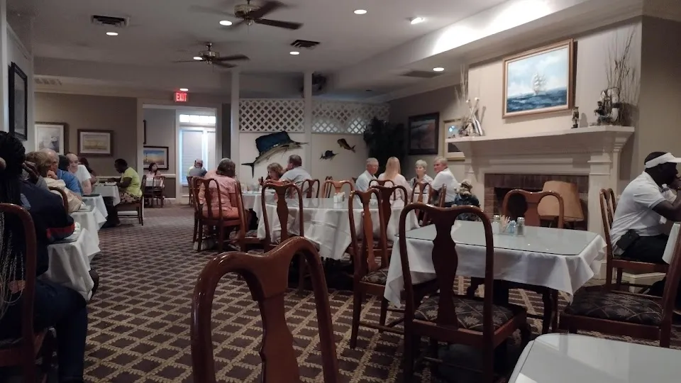 Captain's Quarters Seafood and Steak