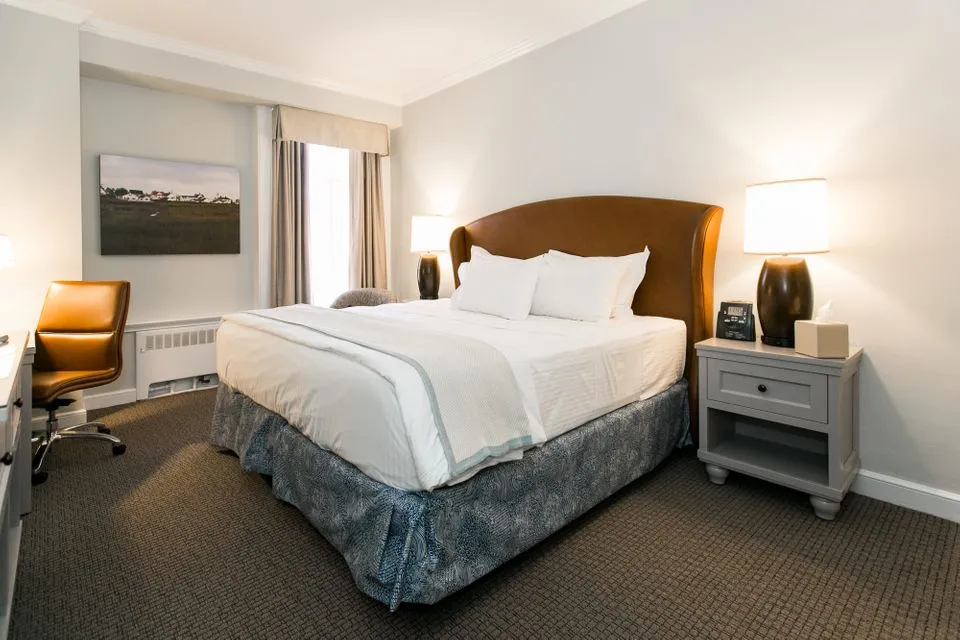 Tidewater Inn