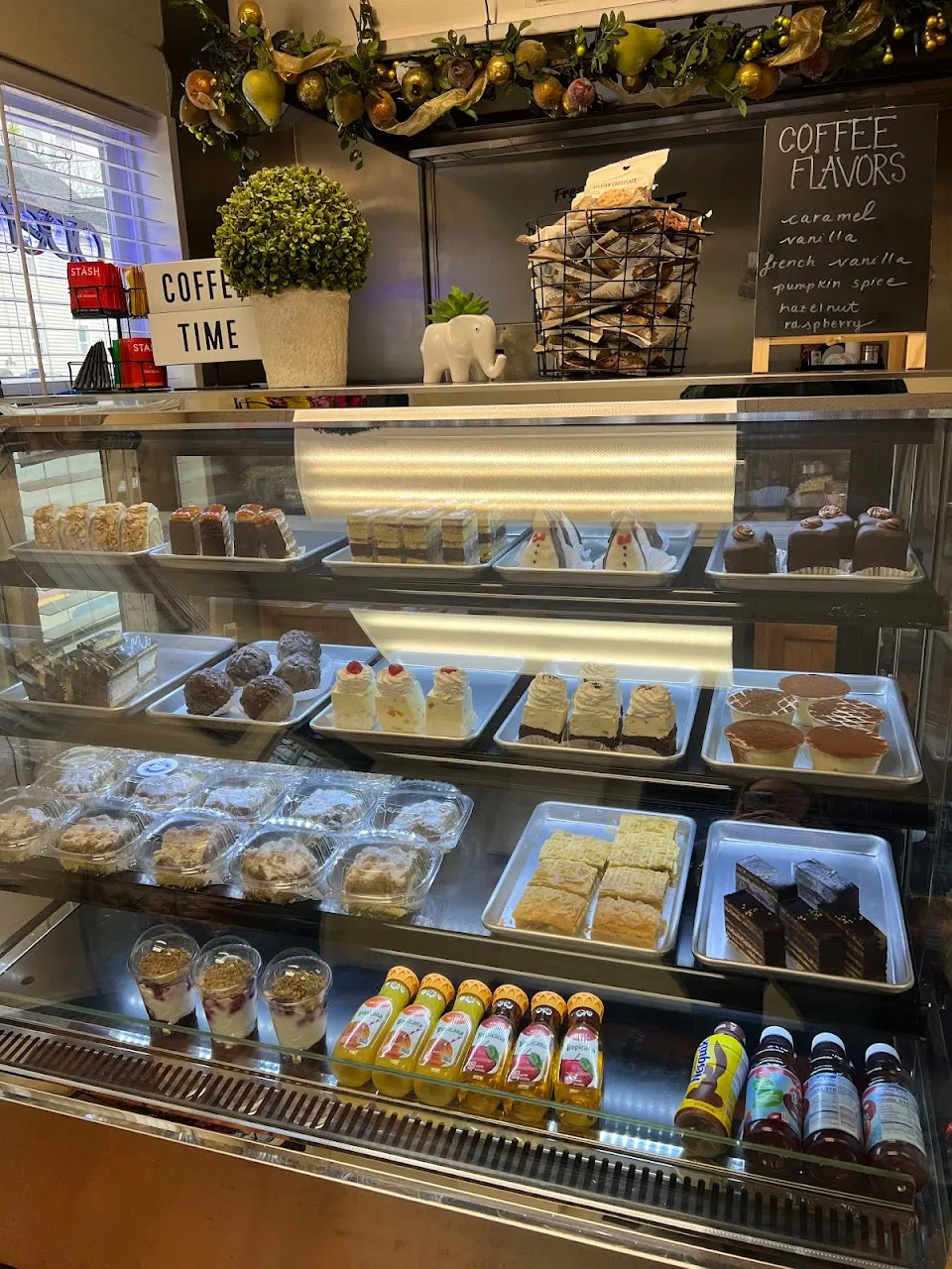 Diplomat Café & Bakery