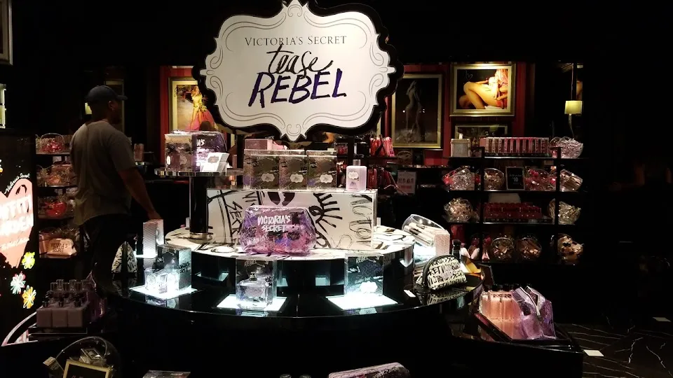 Victoria's Secret & PINK