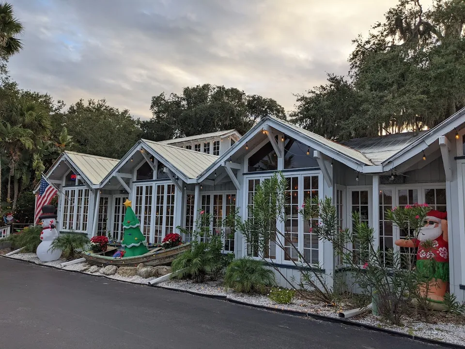 Lost Lagoon Wings and Grill