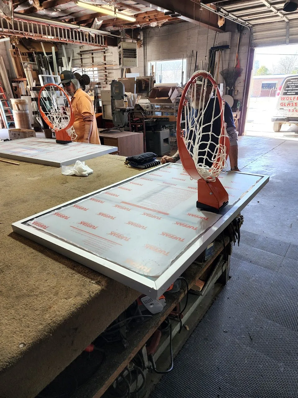 Wolfe Glass Co LLC
