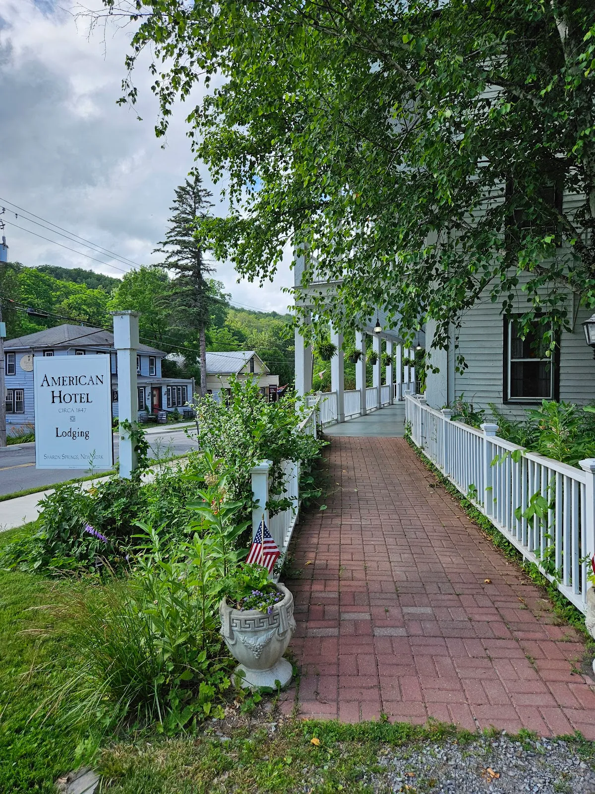 The American Hotel