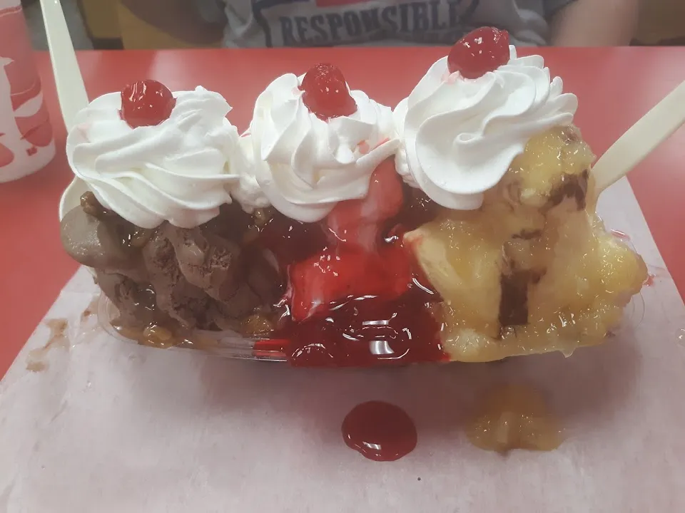 Checkers Grill & Grocery