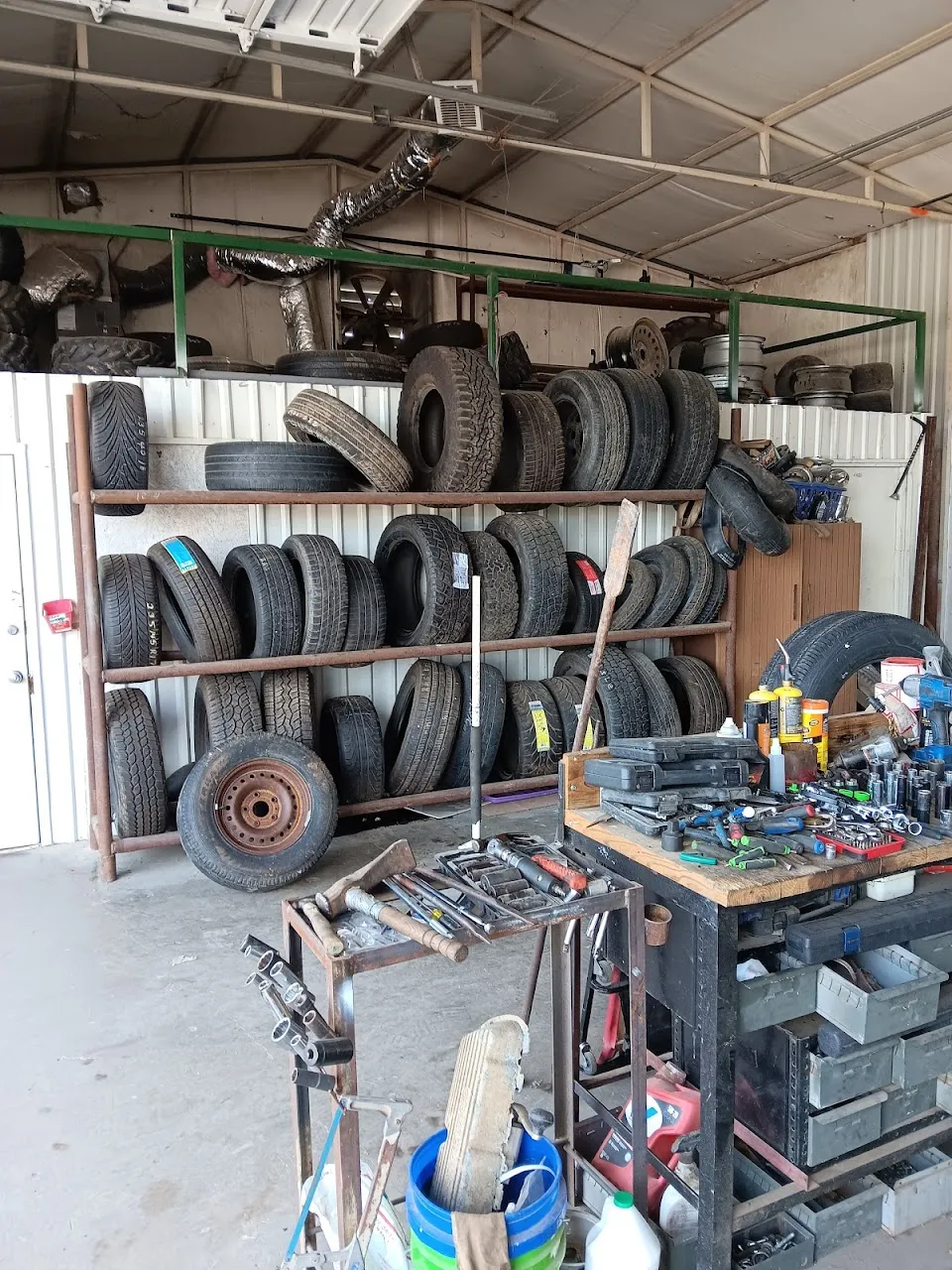 Grease monkey tires
