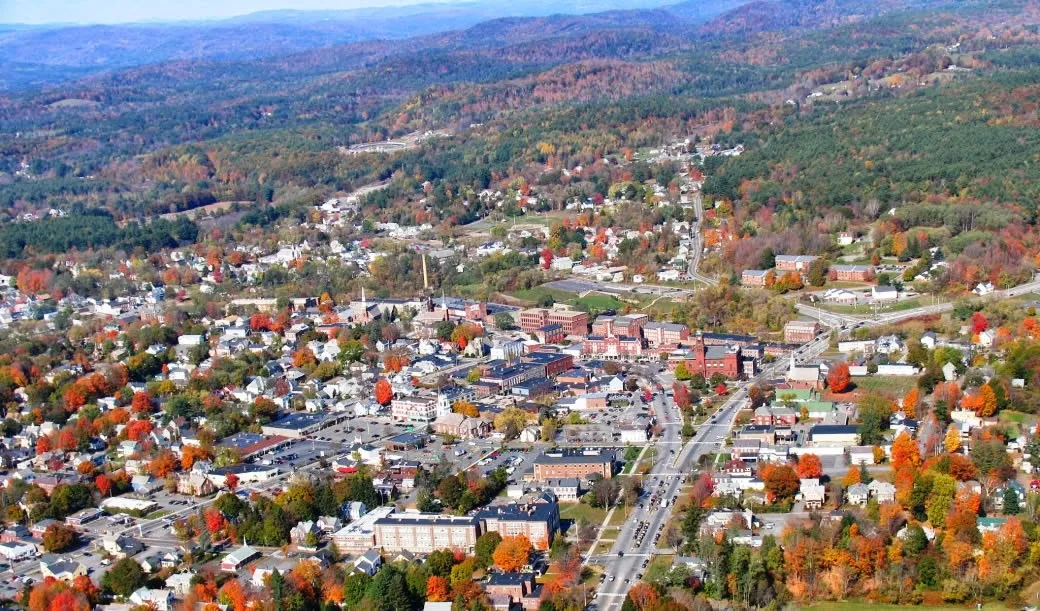 Town & Country Realty Associates