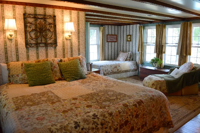 Black Walnut Point Inn