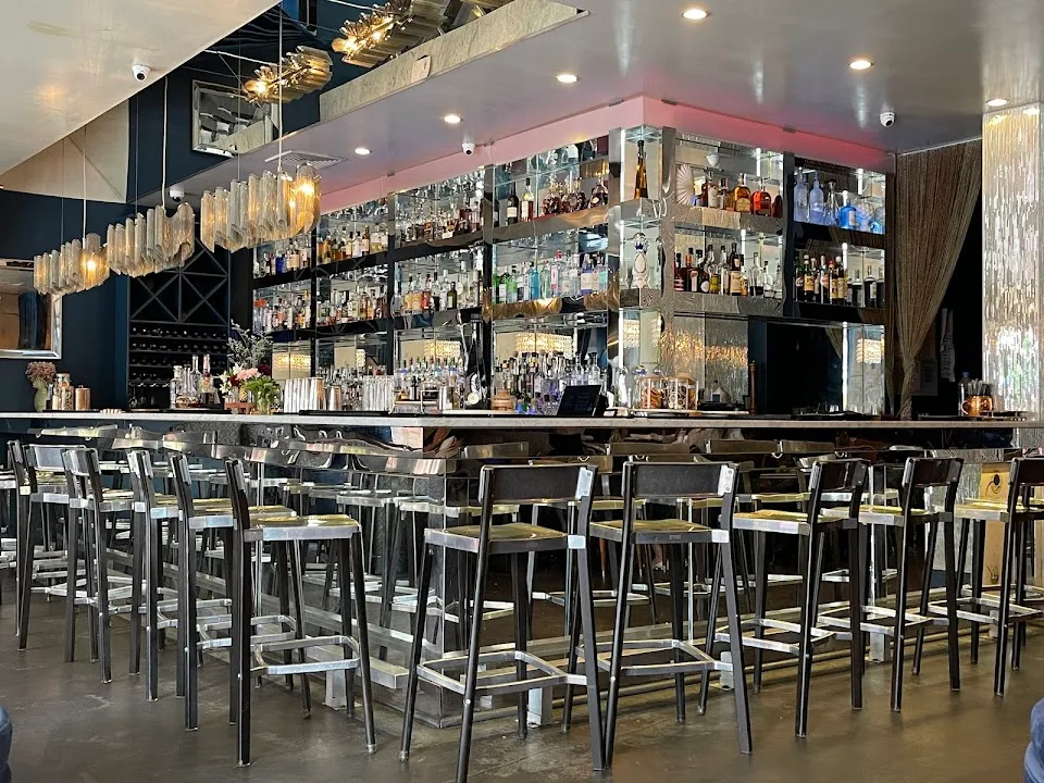Chive Sea Bar and Lounge