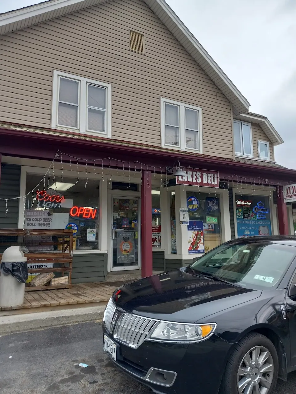 Lake's Deli