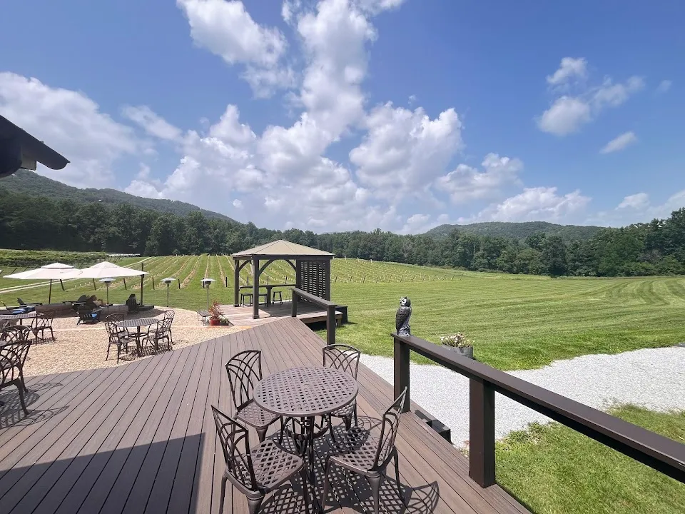 Tiger Mountain Vineyards & Wedding Venue