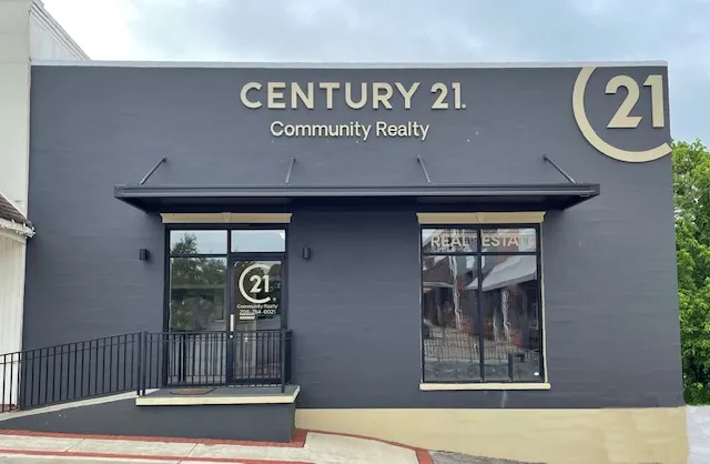 Anne Starr, Realtor- Century 21 Community Realty