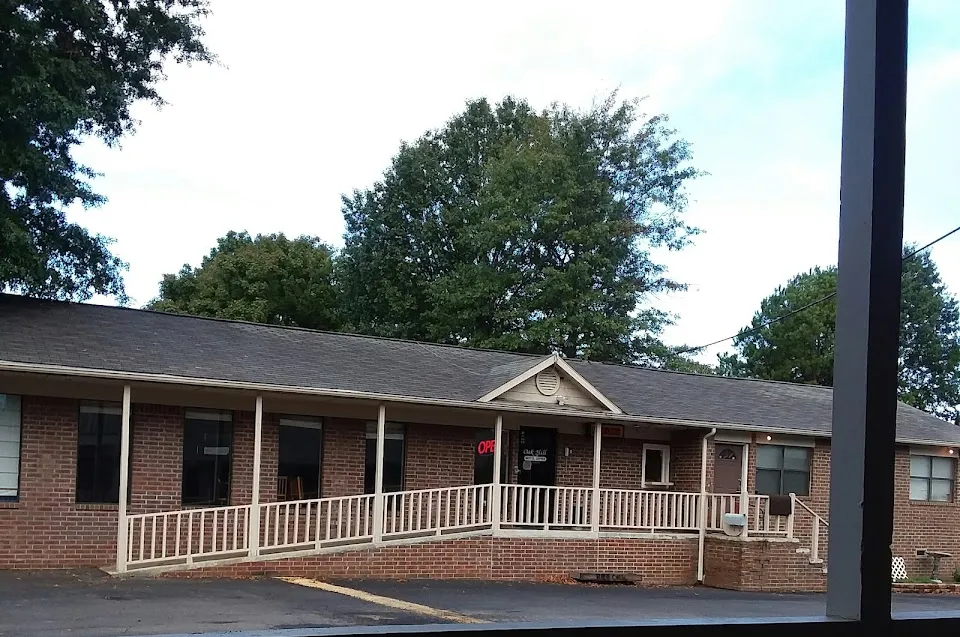 Oak Hill Inn and Suites
