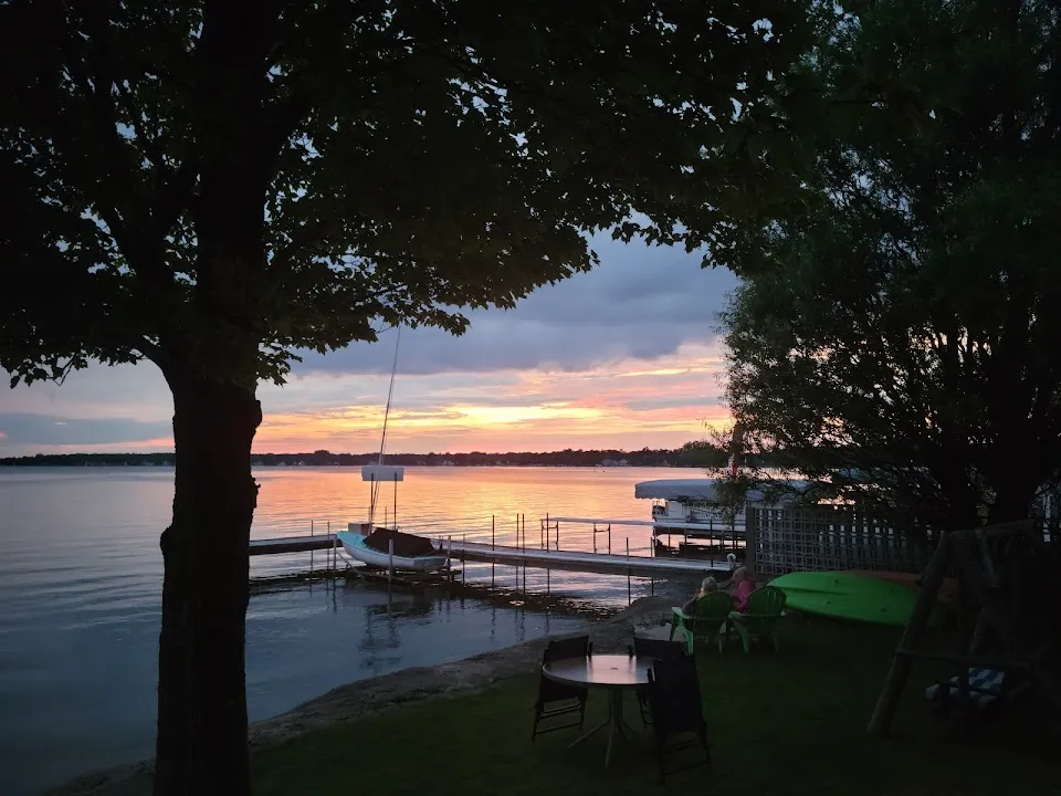 Lake View Motel