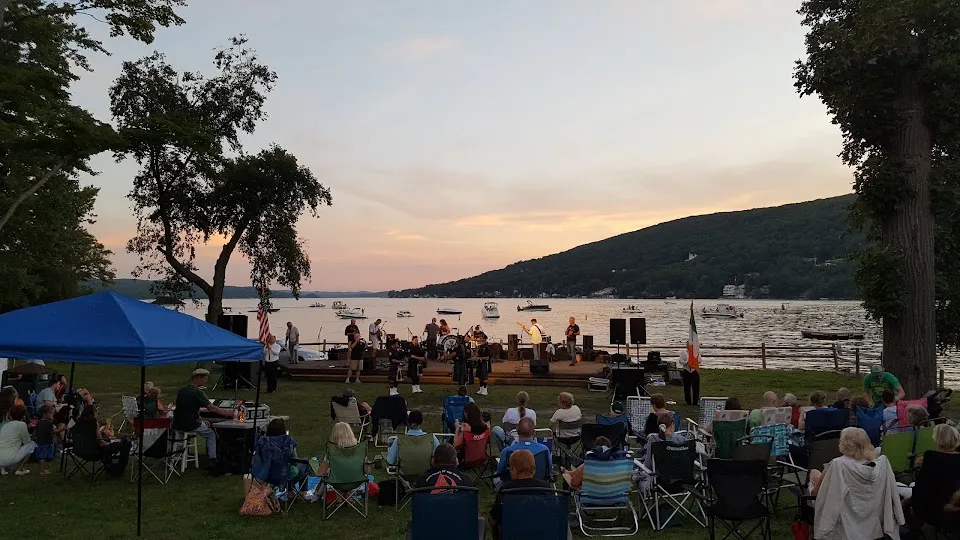 Thomas P. Morahan Waterfront Park
