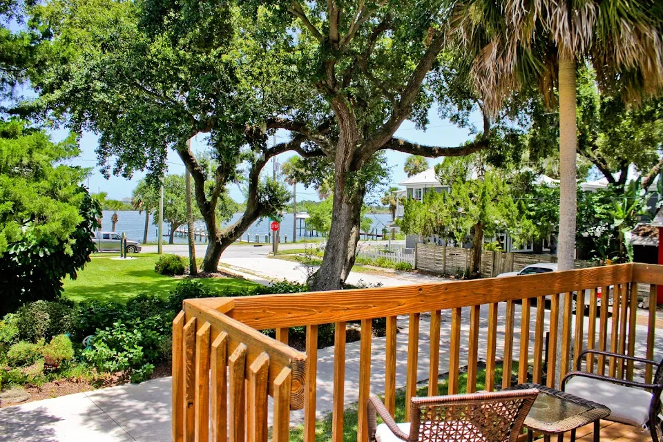Night Swan Intracoastal Bed and Breakfast