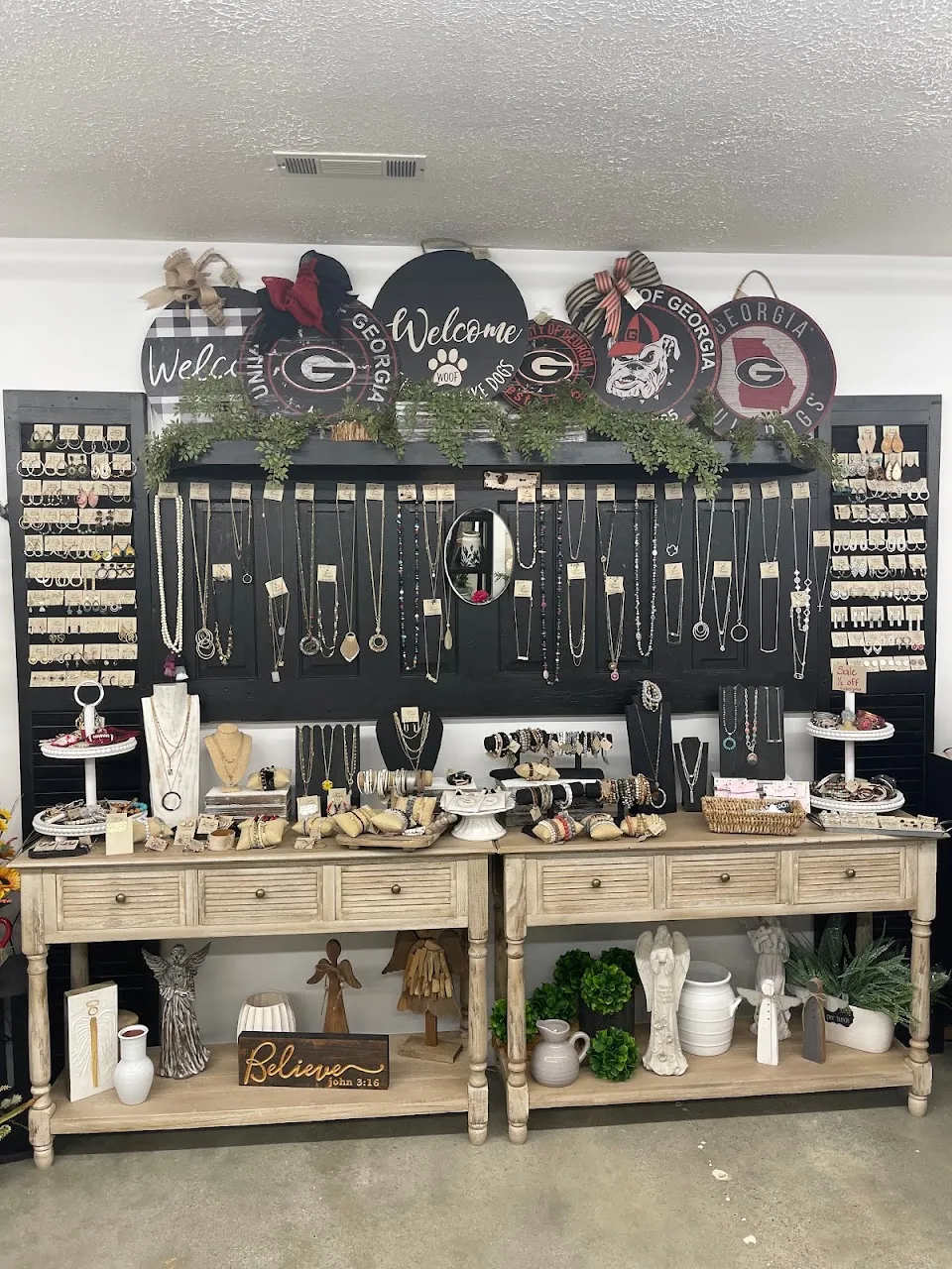 Buds & Blossoms Florist