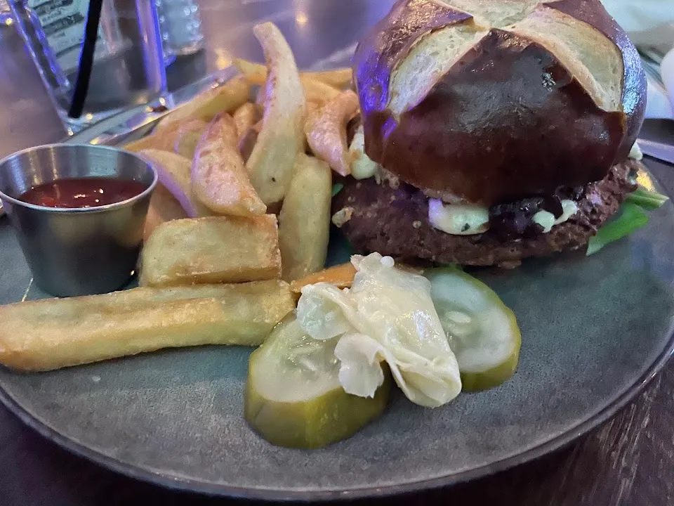 RD RNNR Libations Pints & Plates (roadrunner la quinta)