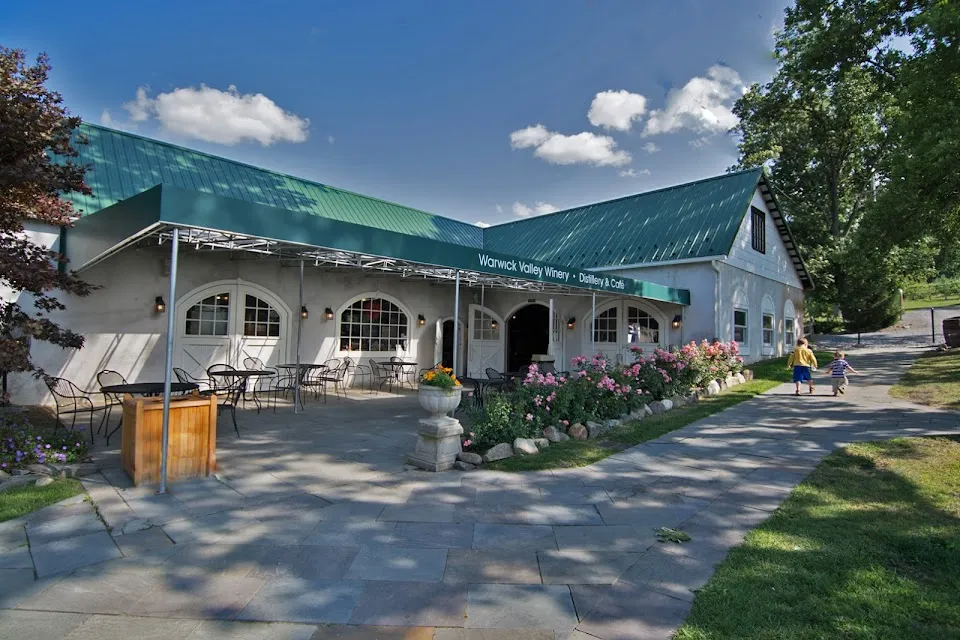 Warwick Valley Winery, Distillery & Orchard