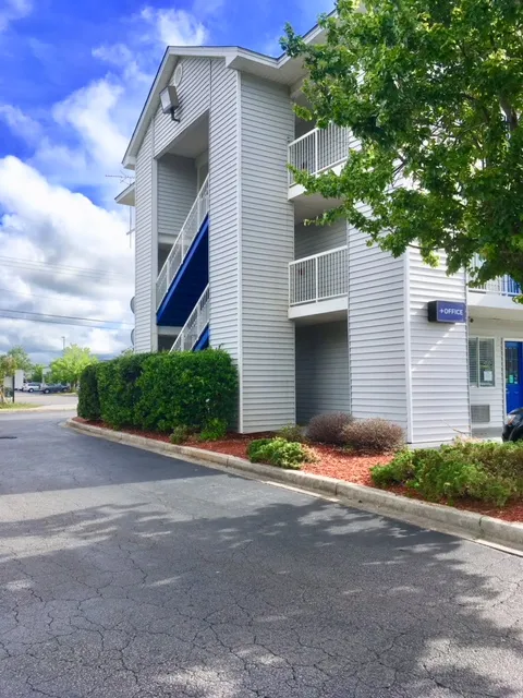 InTown Suites Extended Stay North Charleston SC - Rivers Ave