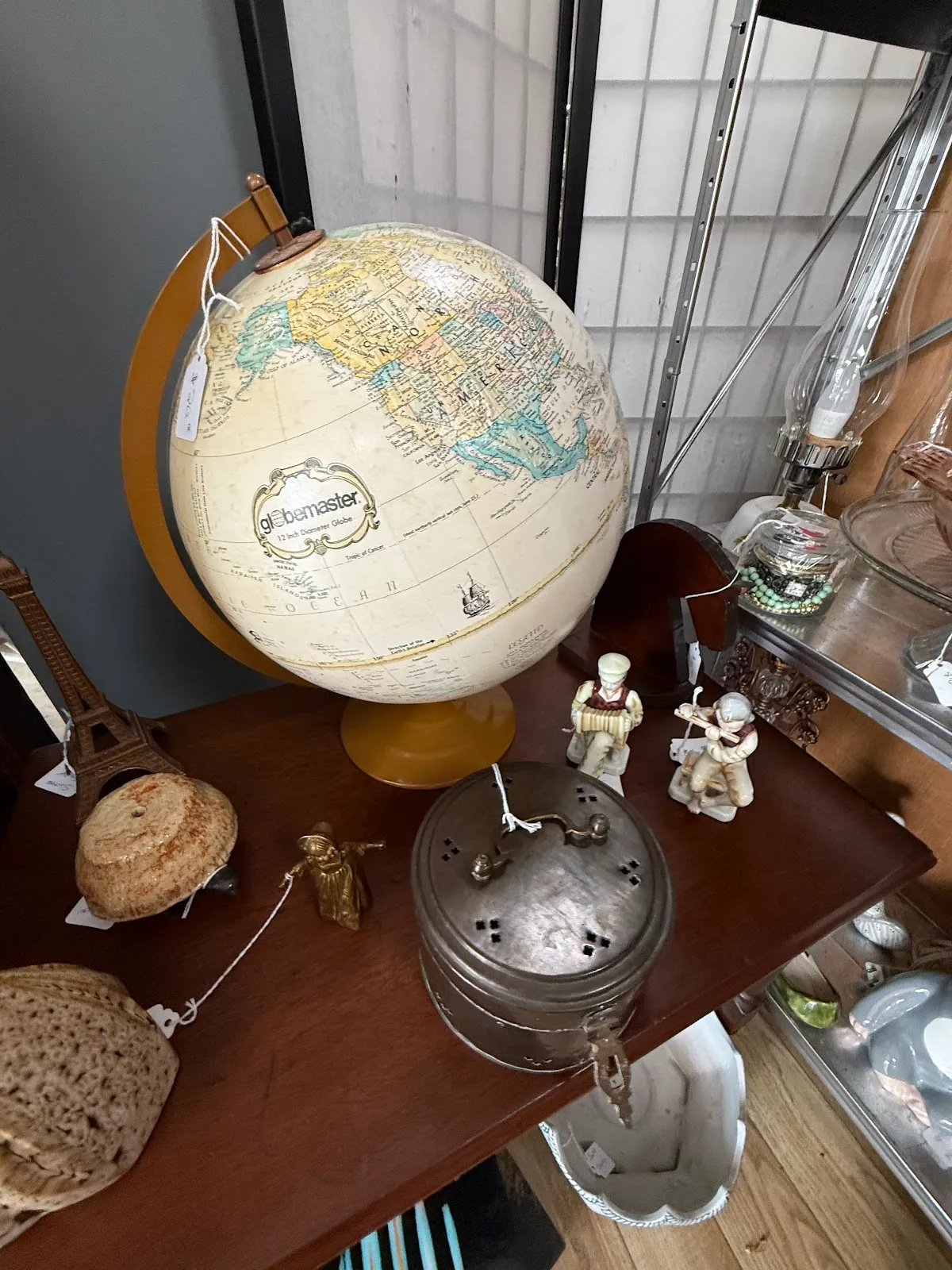 Antiques & Artisans