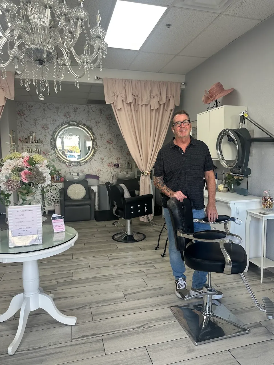 La Petite Salon Deux