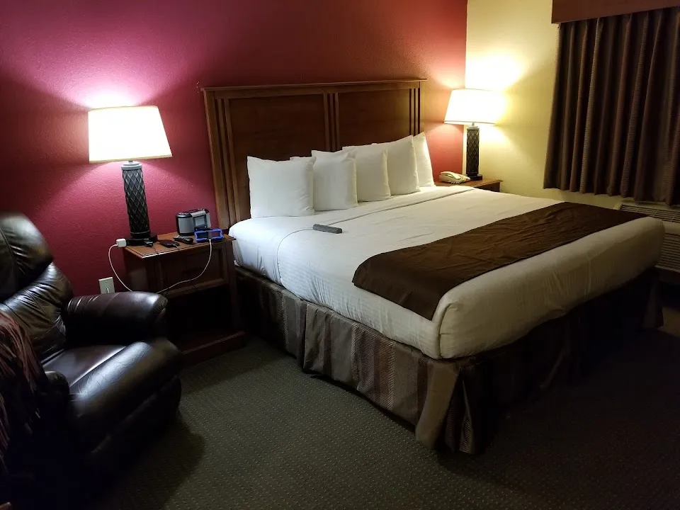 AmericInn by Wyndham McAlester