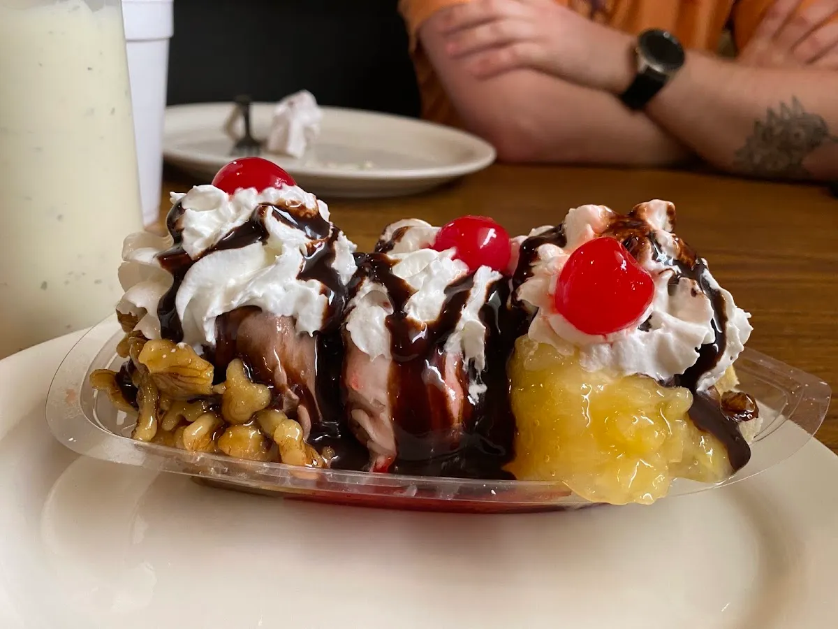 Pinto's Grill