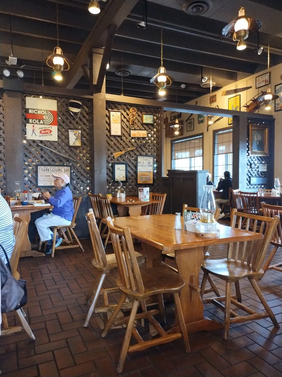 Cracker Barrel Old Country Store