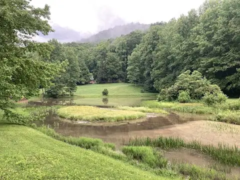Valley Springs Lodging