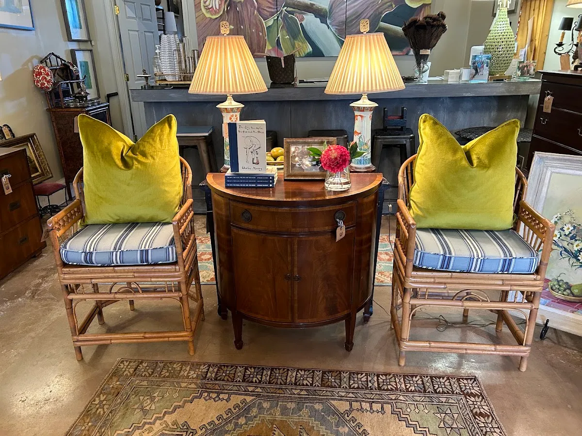 The Elegant Bee, LLC