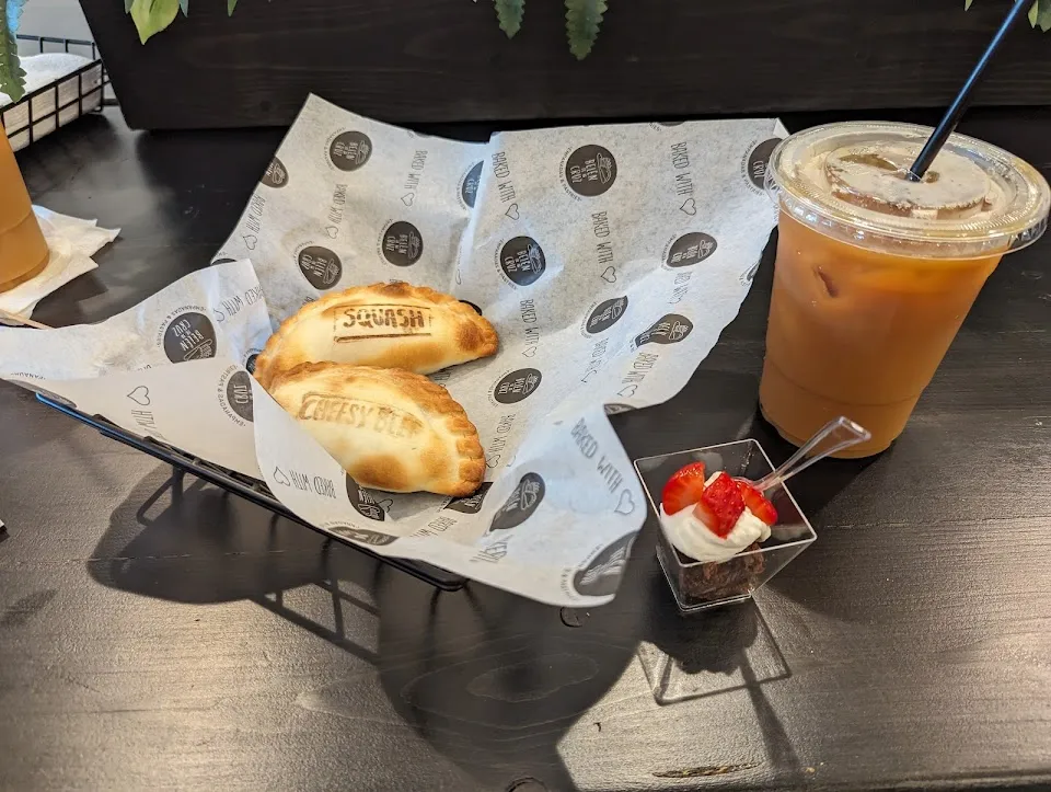 Belén de la Cruz, Empanadas & Pastries - Savannah