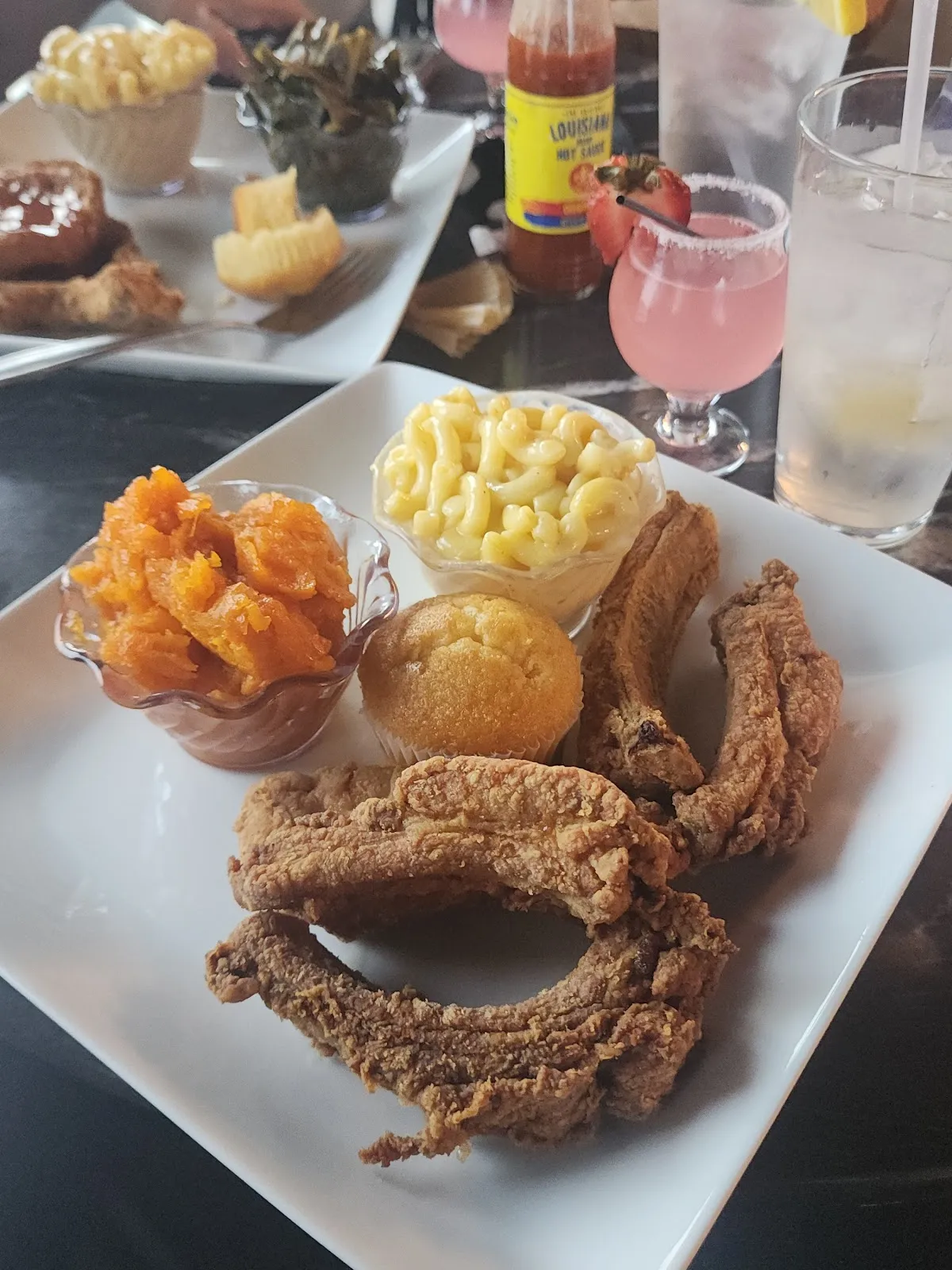 Ten15 Bar & Grill