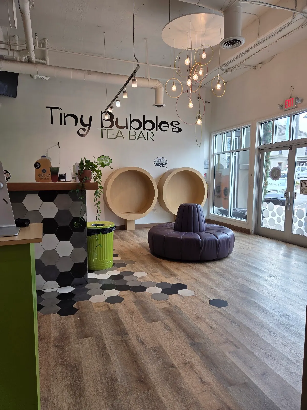 Tiny Bubbles Tea Bar