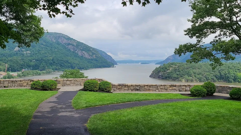 West Point Tours Inc