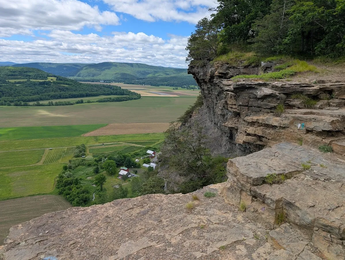 Vroman's Nose Hiking Trail
