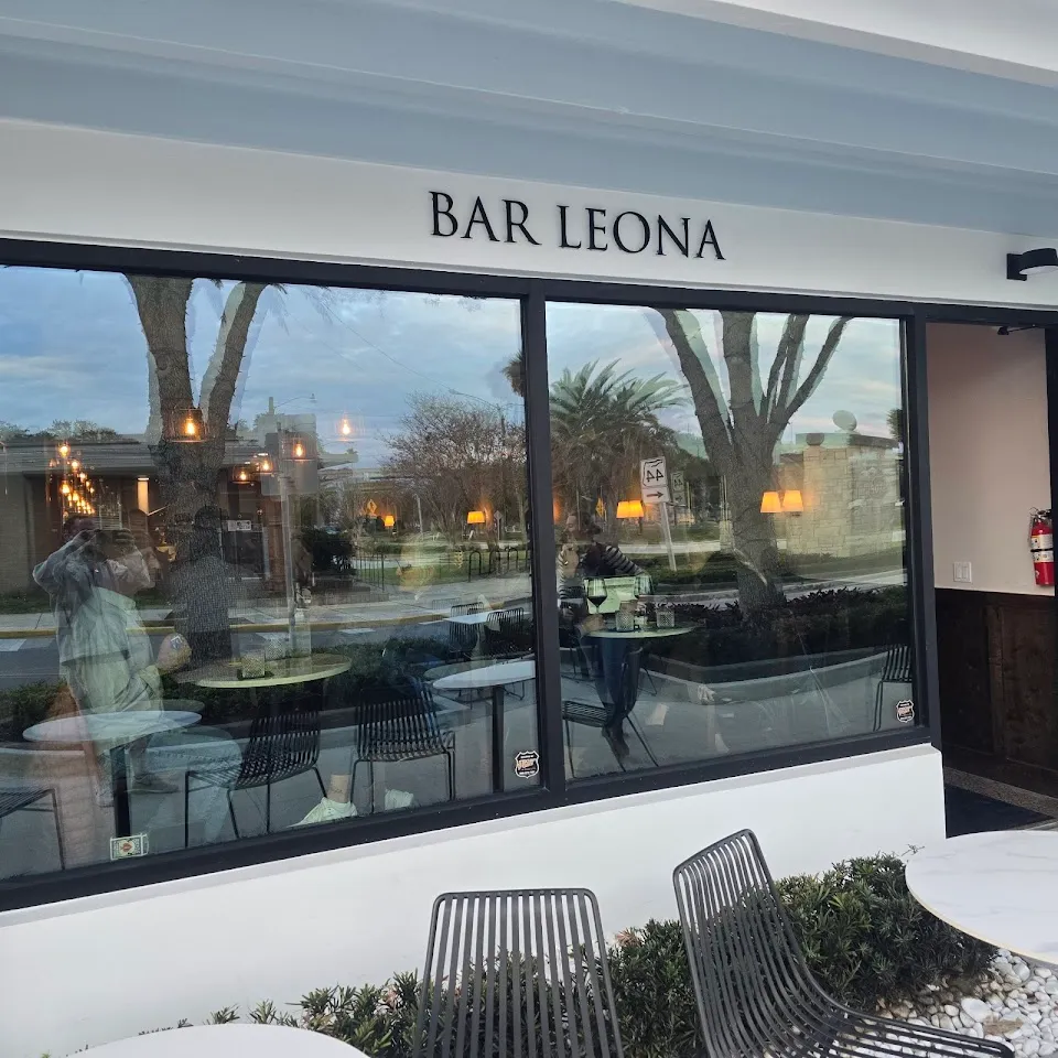 Bar Leona