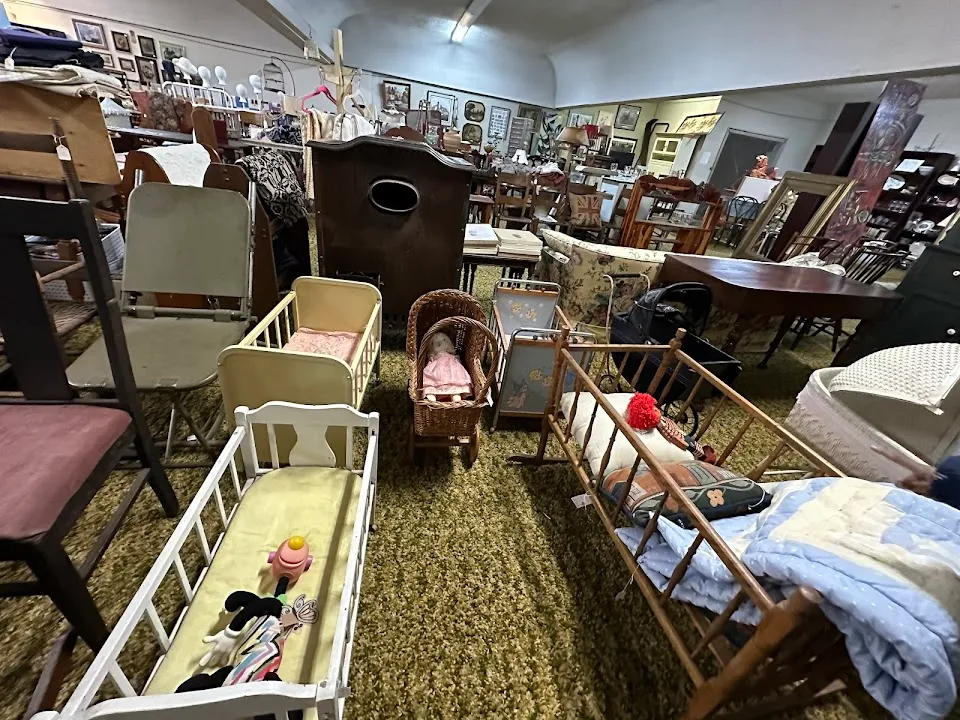 Zephyr Antiques