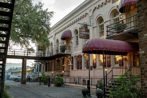 Olde Harbour Inn